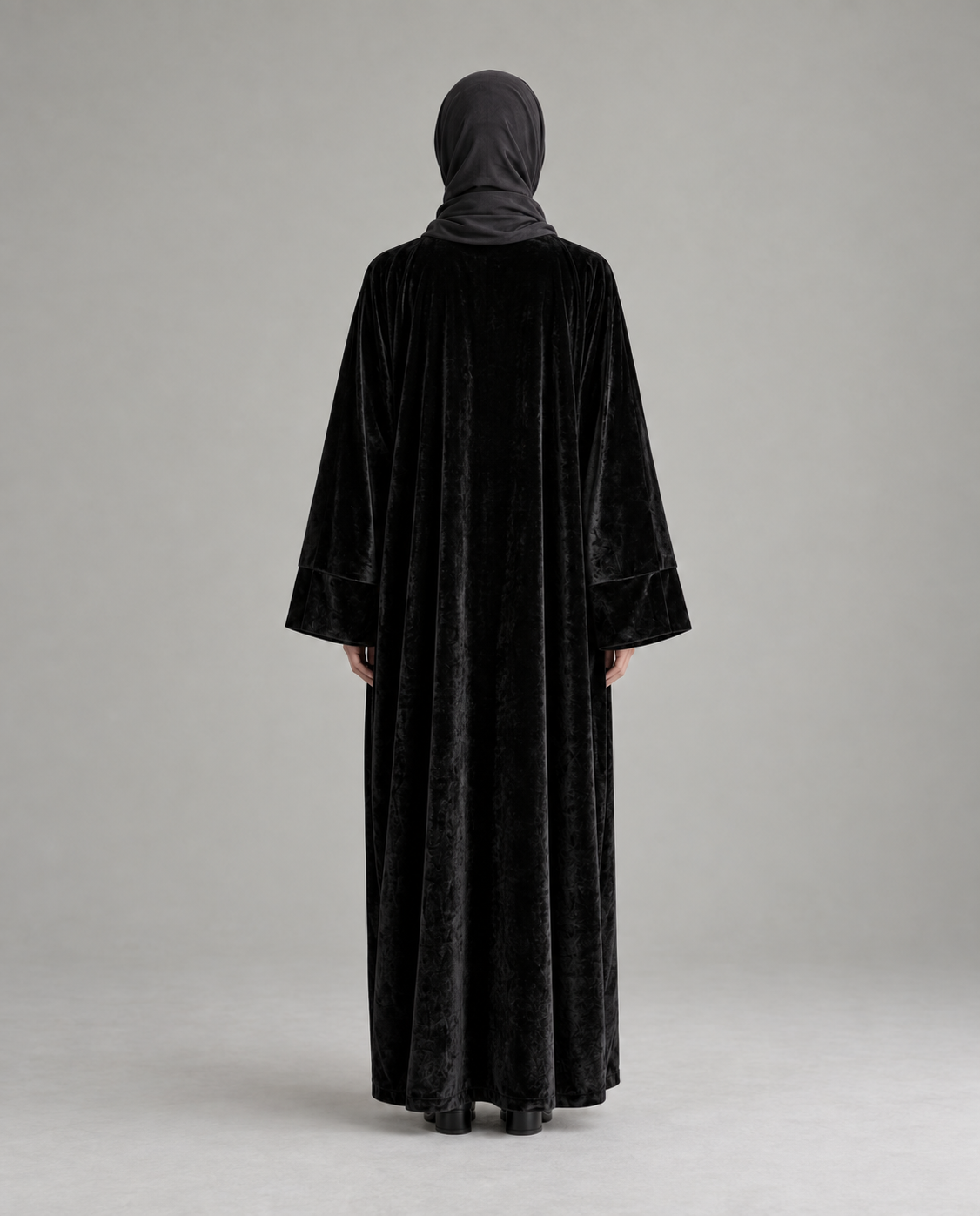 Kimono long en velours, photo fournie par Nawel